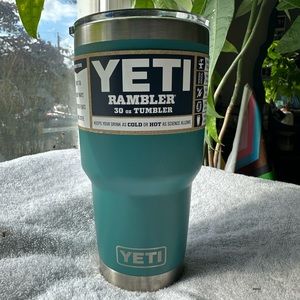 Yeti 30 oz rambler River green